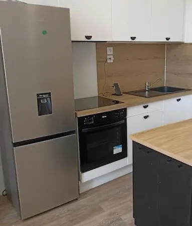 Large 40m2 Prox Lille-metro-tram