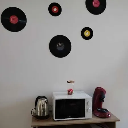 Large 40m2 Prox Lille-métro-tram Apartamento